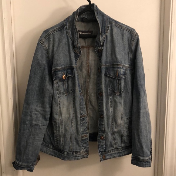Light wash denim jean jacket - Picture 1 of 3